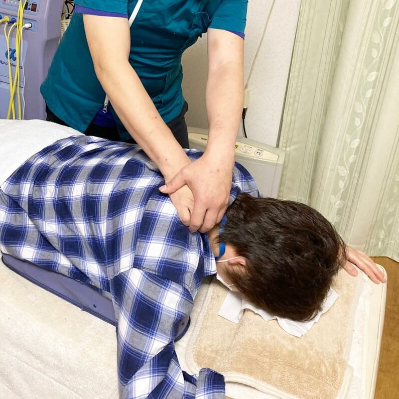 現在コロナウイルス感染防止対策として下記を実施しております