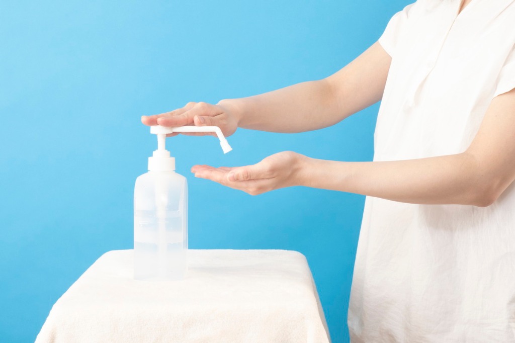 現在コロナウイルス感染防止対策として下記を実施しております